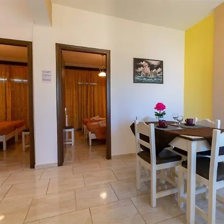 Akis Apartamento *